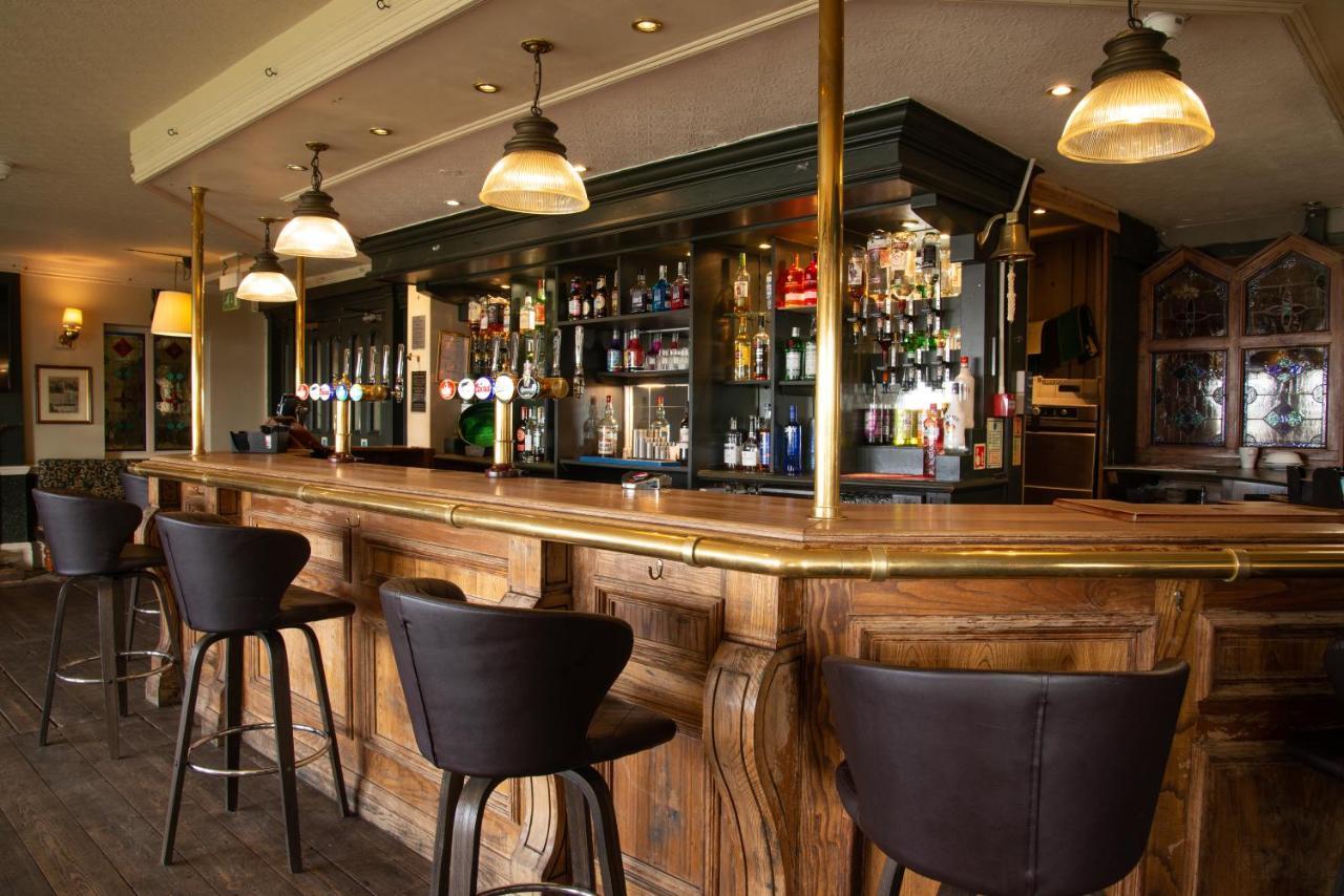 Royal Hotel, Bar & Grill Purfleet Exterior photo