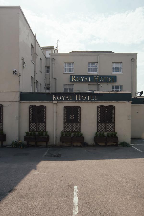 Royal Hotel, Bar & Grill Purfleet Exterior photo