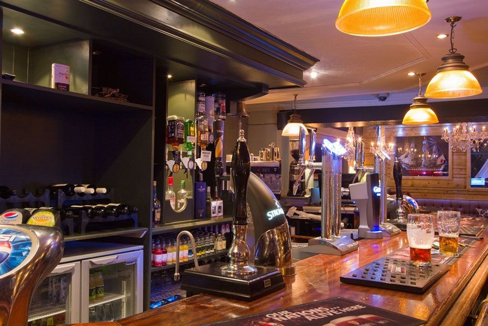 Royal Hotel, Bar & Grill Purfleet Exterior photo