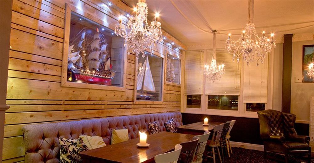 Royal Hotel, Bar & Grill Purfleet Exterior photo